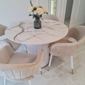 Обеденный стол из коллекции "Monro"